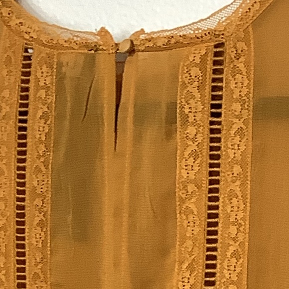 NWT Lulu’s In the Meadows Mustard Yellow Size  Medium Crochet Lace dress / top - Picture 5 of 11